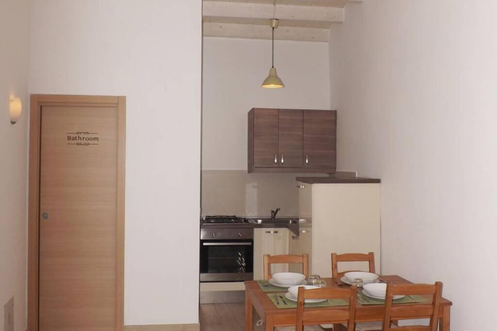 トラーニCasa Morola Monolocaleアパートメント エクステリア 写真